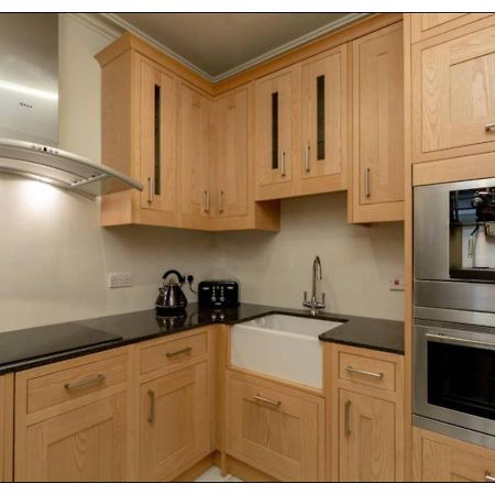 Joivy Boutique Apt With Patio In New Town Edimburgo Exterior foto